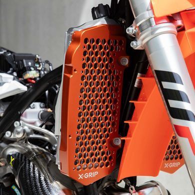 Захист радіаторів 2024 (чорний) X-GRIP Radiator guard set, black KTM SX(F),XCF,XC,2023-> EXC(F),XC-W,XCF-W,2024-> HQV TC,FC,FX,TX,2023-> FE,TE,2024-> GASGAS EC(F),MC(F),EX(F),2024->