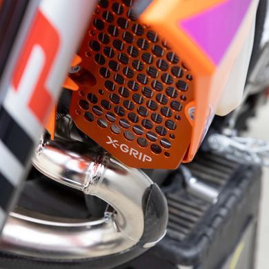 Захист радіаторів 2024 (чорний) X-GRIP Radiator guard set, black KTM SX(F),XCF,XC,2023-> EXC(F),XC-W,XCF-W,2024-> HQV TC,FC,FX,TX,2023-> FE,TE,2024-> GASGAS EC(F),MC(F),EX(F),2024->