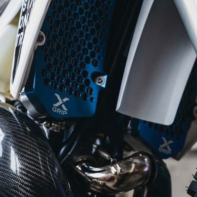 Захист радіатору X-GRIP Radiator guard set, red KTM EXC(F), XC-W, XCF-W, 2020-2023 HQV TEi, FE, 2020-2023 KTM SX(F), XC, XCF, HQV TC, FC, TX, 19-22 GASGAS EC(F), MC(F), EX(F), 2021 - 2023